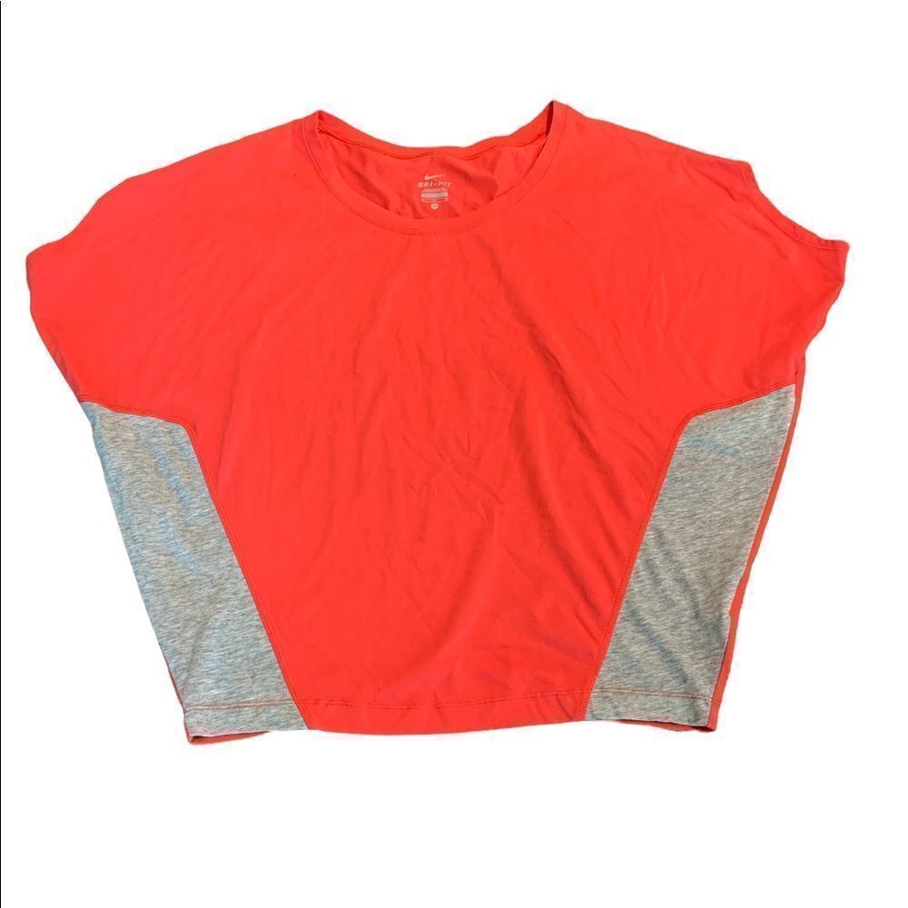 Nike Drifit Scoop Neck T Shirt Medium